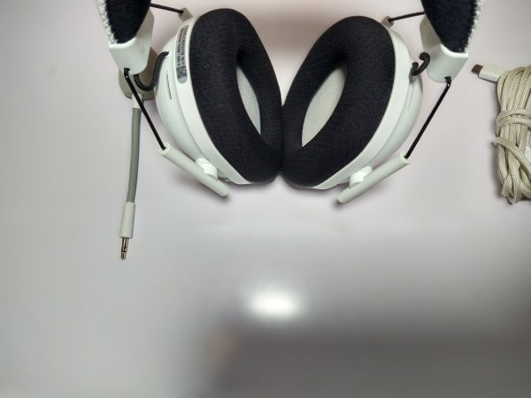 Razer BlackShark V2 Pro (2023) Wireless Gaming Headset – Black/White (Open Box) | 70 Hours Battery