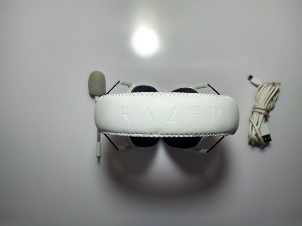 Razer BlackShark V2 Pro (2023) Wireless Gaming Headset – Black/White (Open Box) | 70 Hours Battery