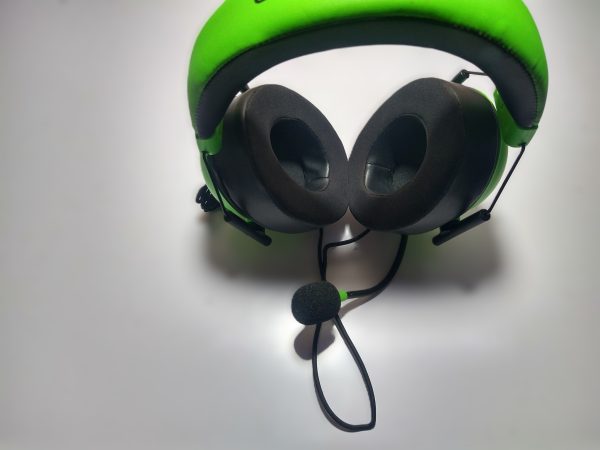 Razer BlackShark V2 X Gaming Headset – 50mm Drivers, 7.1 Surround Sound, Lightweight Design (Black/Pink/White/Green) – Open Box