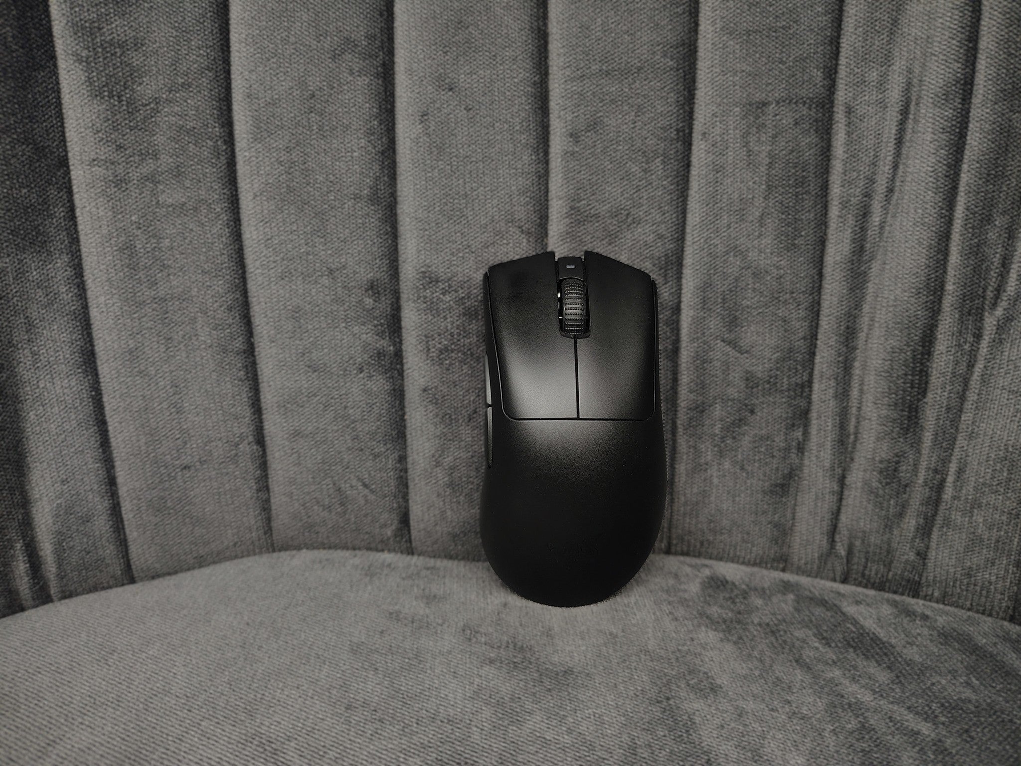 Razer DeathAdder V3 Pro Black/White (Open Box) – Wireless Esports Mouse