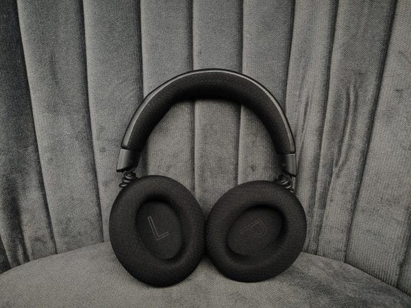 Razer Kraken V4 Open Box – RGB Gaming Headset with 7.1 Surround Sound