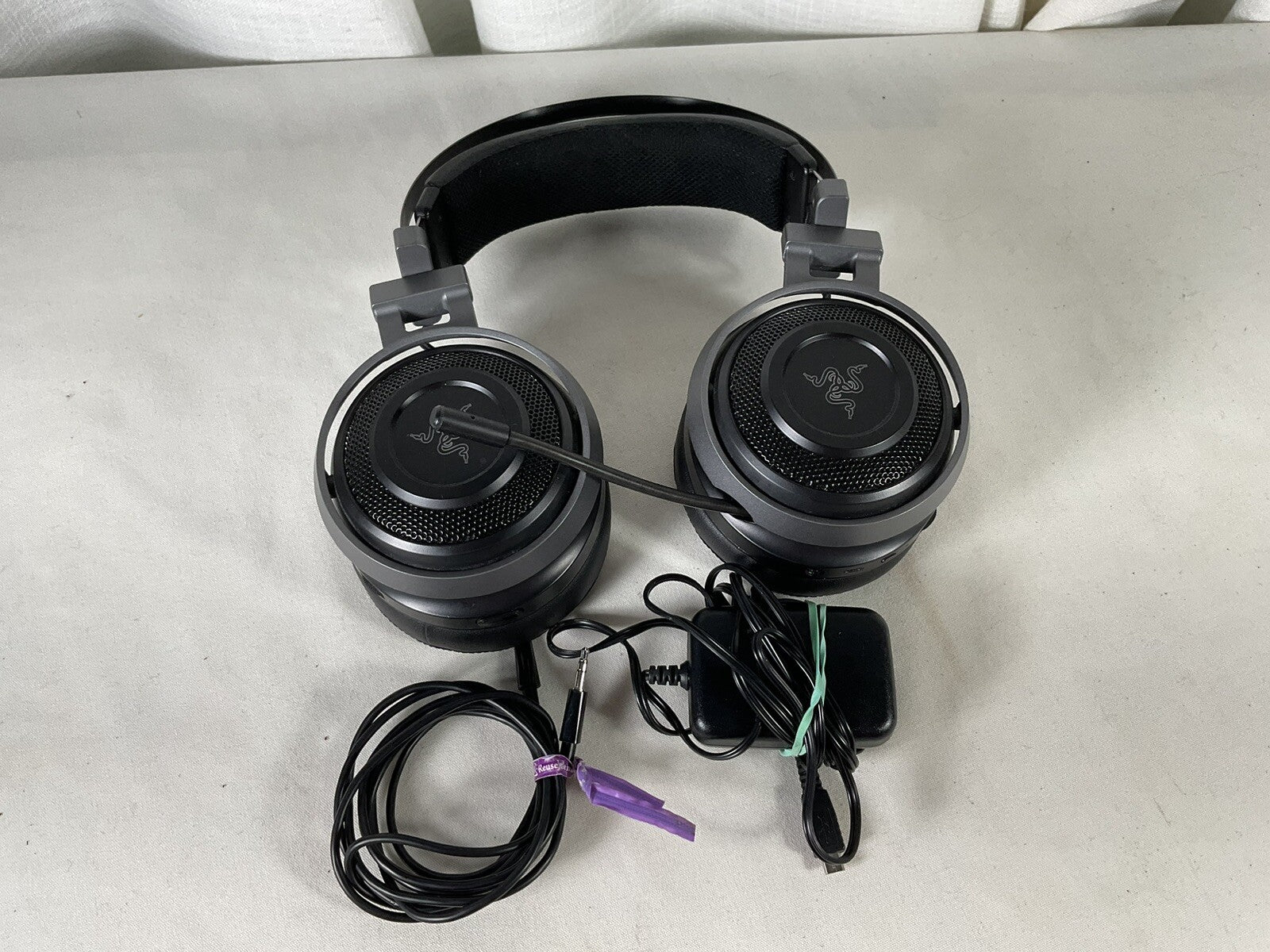 Razer Nari Ultimate Wireless Gaming Headset (Open Box) – HyperSense Haptic Feedback, THX Spatial Audio