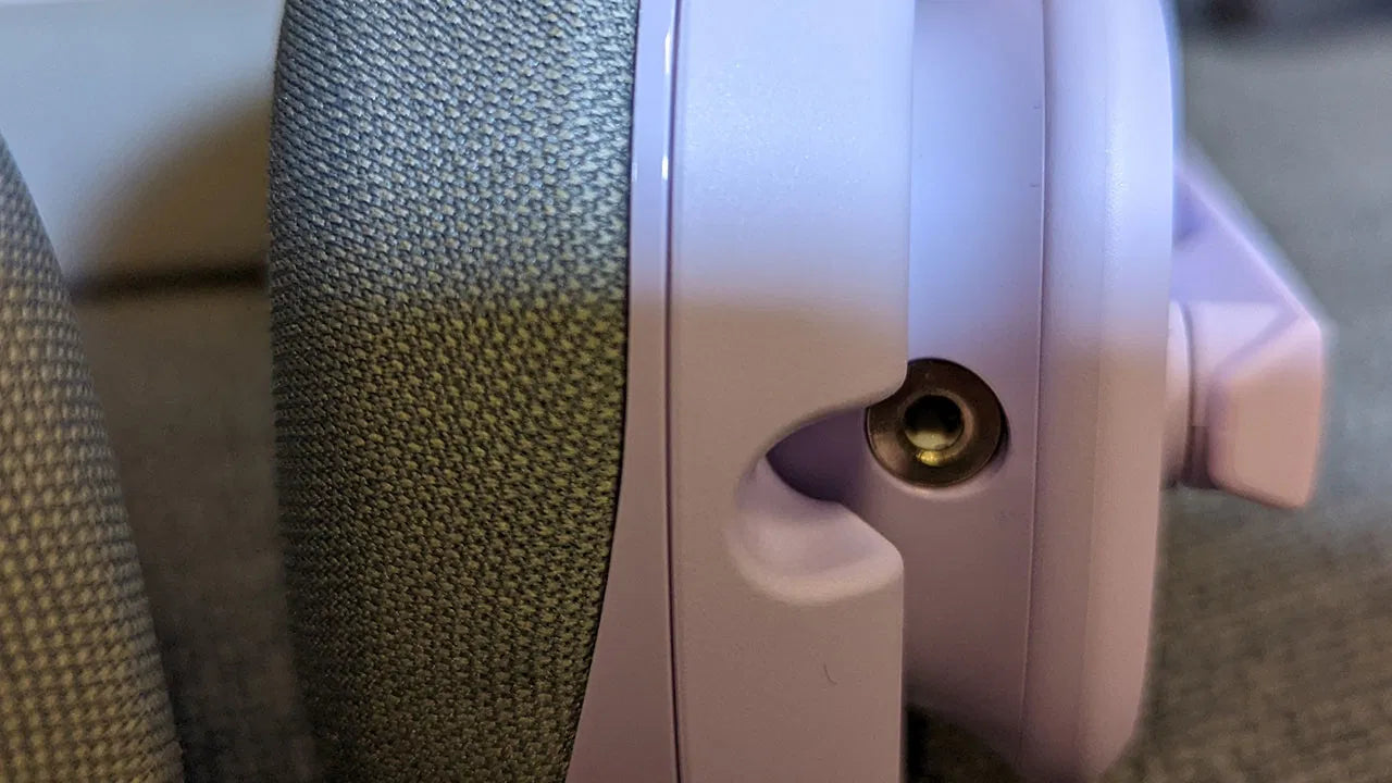 Logitech Astro A10 Gen 2 Wired Gaming Headset – Flip-to-Mute Mic, 32mm Drivers – Black | White